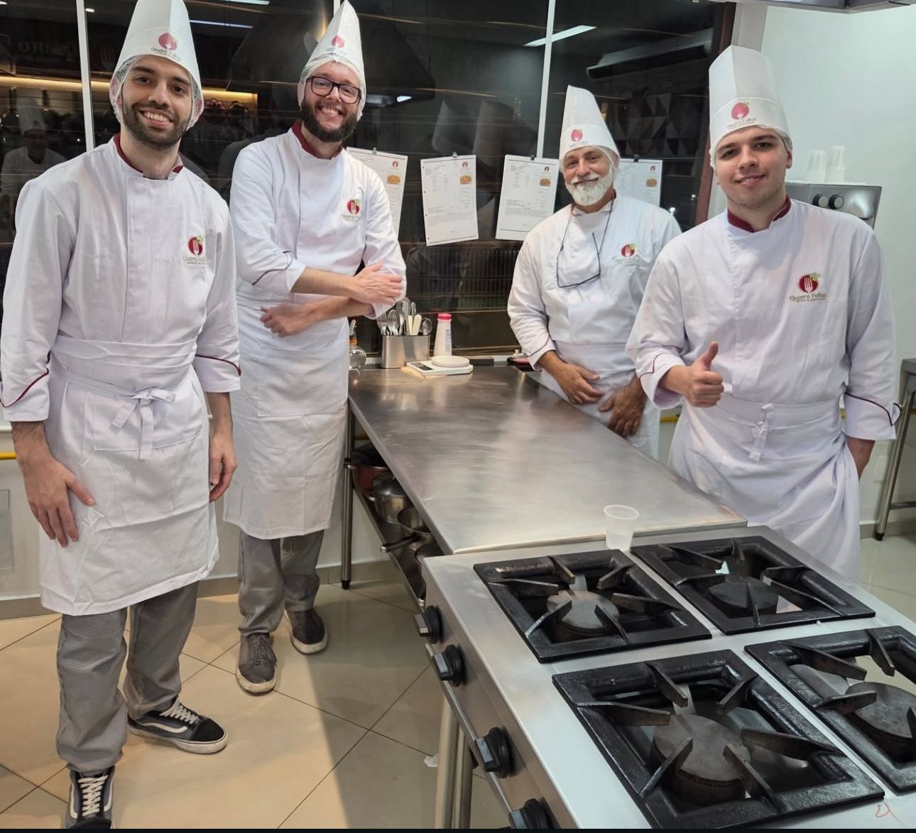 Turma de alunos em aula na Quatro Folhas