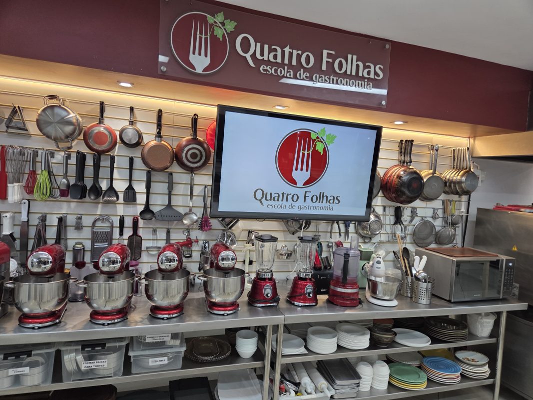 Equipamentos Quatro Folhas